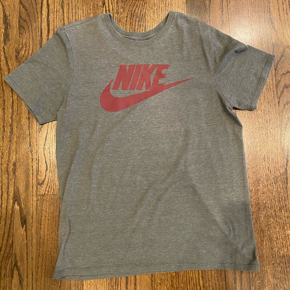 Men’s Nike T-shirt